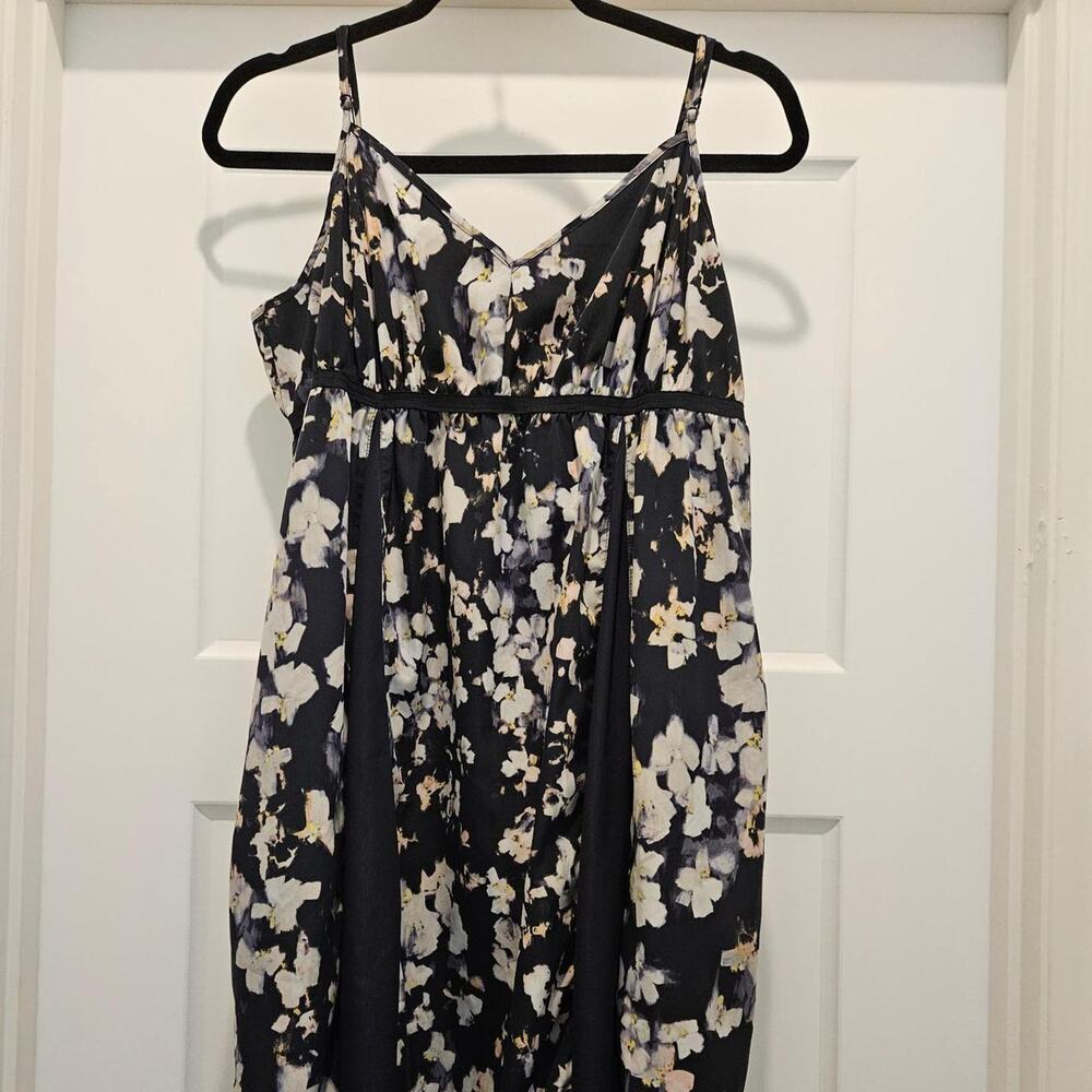 Simply verawang strap flowy floral